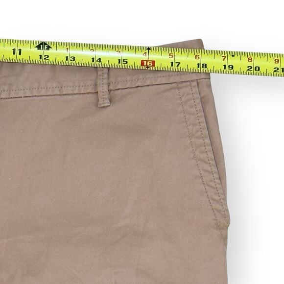 Talbots Womens 12 Relaxed Chino Shorts Tan Cotton Stretch Pockets Casual Preppy - Picture 4 of 7